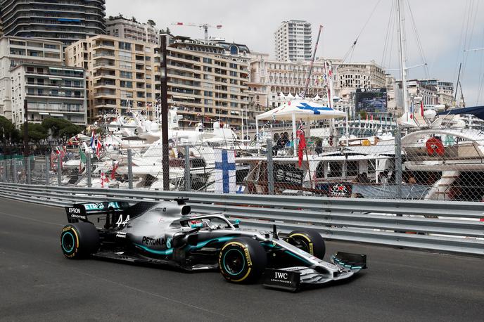 Lewis Hamilton | Lewis Hamilton je za zdaj v Monaku najhitrejši. | Foto Reuters