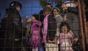 Pri Rigoncah danes mejo prestopilo okoli 7.000 beguncev in migrantov