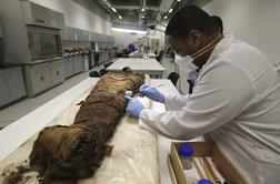 Na 1300 let stari mumiji našli tetovažo z imenom Mihael