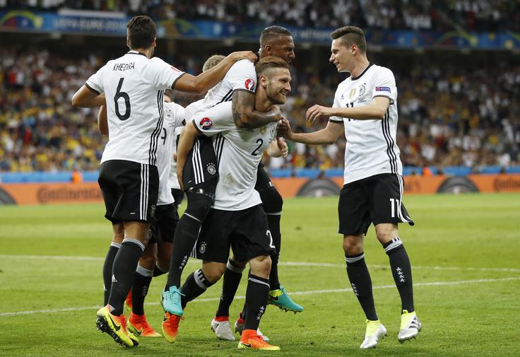 Nemce je v vodstvo popeljal Shkodran Mustafi, ki je dosegel premierni reprezentančni zadetek. | Foto: Reuters