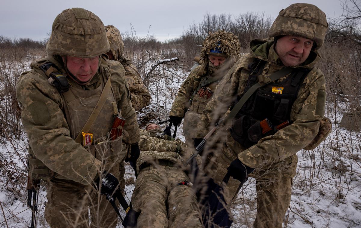 Ukrajinski vojaki | Poleg skrbi glede financiranja in dogajanja na bojišču je tretji velik izziv prihajajoče zime energetska vojna.  | Foto Reuters