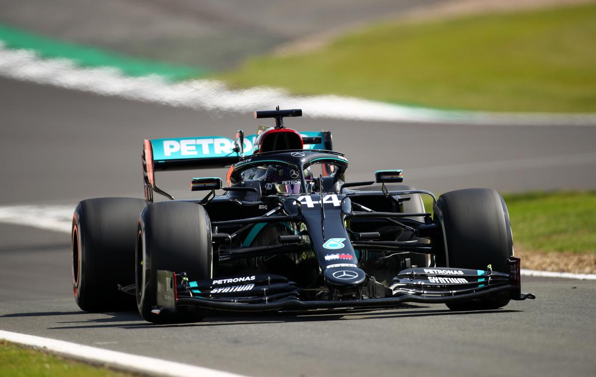 Lewis Hamilton | Lewis Hamilton je vroč kot žerjavica. | Foto Reuters