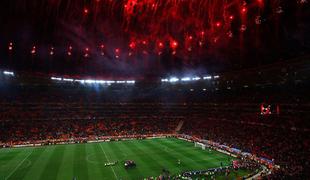 Fifa tuhta, kako zvleči ljudi na tribune