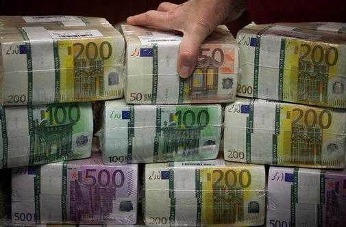Odločitev ustavnega sodišča takoj pocenila slovensko zadolževanje
