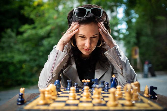 "Računalniki vplivajo na šahovsko igro, na otvoritve. Igra se je preselila na domačo analizo in manj na ustvarjanje za šahovnico."  | Foto: Vid Ponikvar