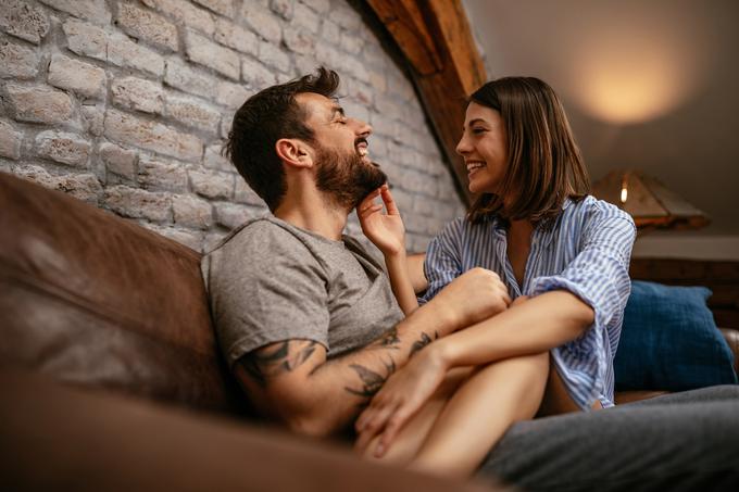 Bistvo dobrega, uspešnega partnerskega odnosa je iskrena komunikacija, kjer si lahko moški in ženska brez zadržkov povesta dobre in slabe stvari.  | Foto: Getty Images
