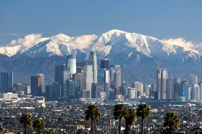 Los Angeles z gorovjem San Gabriel v ozadju | Foto: Profimedia