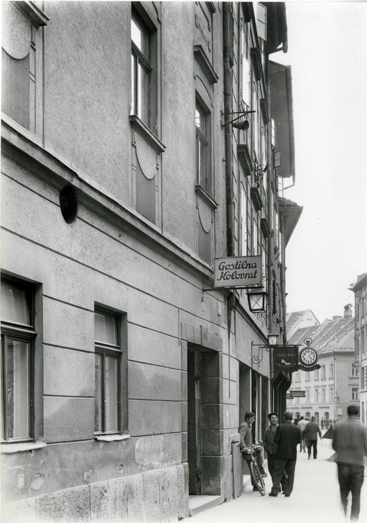 Gostilna Pri kolovratu leta 1968 (Vir: Arhiva Zavoda za varstvo kulturne dediščine Slovenije). | Foto: 