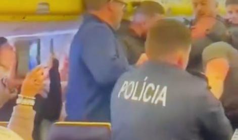 Pijani Britanci nadlegovali potnice, pilot zasilno pristal #video