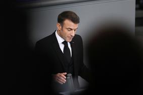 Francoski parlament po presenetljivi zmagi levice brez absolutne večine