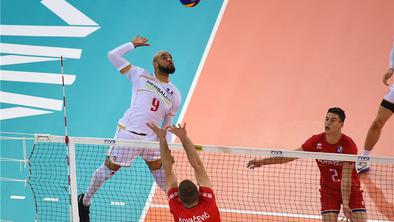 Francozi in Ngapeth ustavili Srbe, klofuta za Italijane