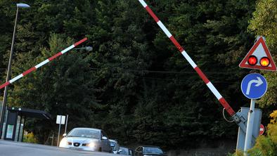 Pozor, preverite, kje ne delujejo železniške zapornice