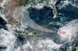 Orkan Beryl opustošil Jamajko, zdaj divja proti Mehiki #video