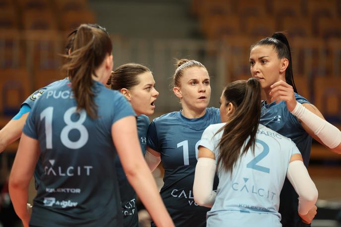 Calcit Volley, liga prvakinj | Vodilne Kamničanke gostijo Šempetranke. | Foto www.alesfevzer.com