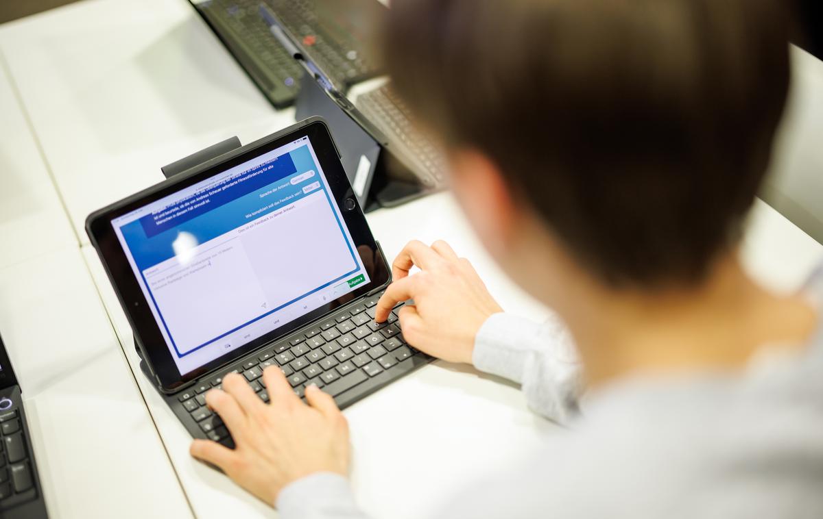 Chat GPT | Umetna inteligenca, predvsem ChatGPT, počasi postaja digitalni prijatelj vse večjega števila otrok. | Foto Guliverimage