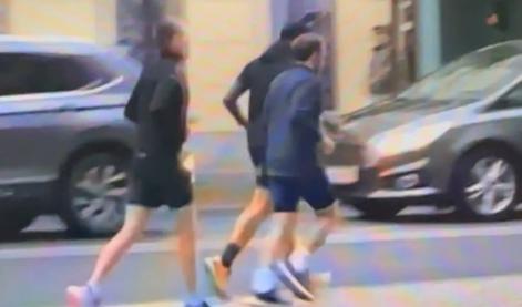 Macrona ujeli med jutranjim tekom po Ljubljani #video