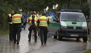 Streljanje v Münchnu: devet mrtvih, med njimi morda napadalec #foto #video