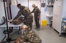 Bolnišnicam na pomoč še štiri ekipe Slovenske vojske
