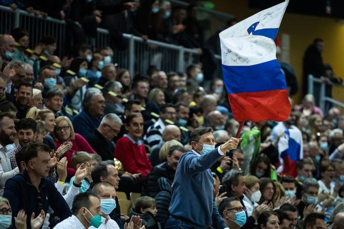 Slovenci so v ponedeljek izgubili pred domačimi navijači. Tekmo si je ogledal tudi slovenski predsednik Borut Pahor. | Foto: Vid Ponikvar