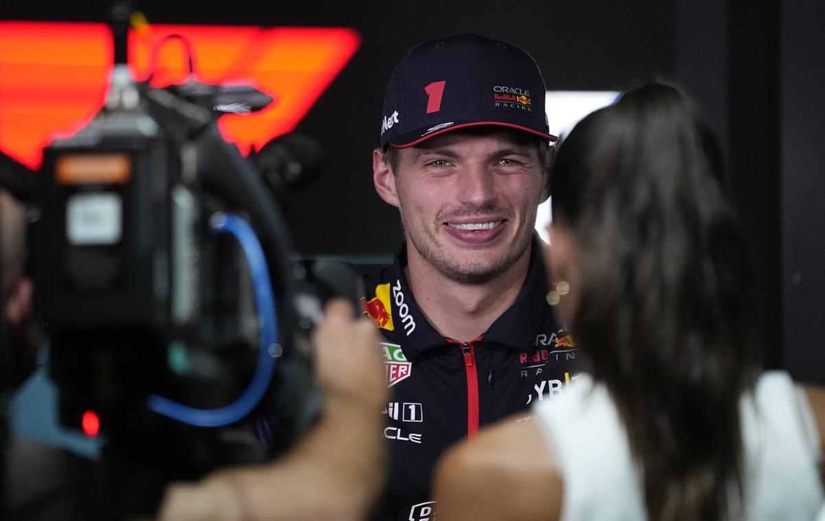 Katar Max Verstappen | Max Verstappen sproščen pred začetkom VN Katarja, kjer lahko tretjič postane svetovni prvak. | Foto Guliverimage