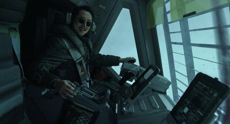 Vsi poznamo ljudi, kot je Mickeyjev "prijatelj" Tima, ki zmeraj odnese celo kožo in Steven Yeun je s temi brčicami res pristen.  | Foto: Blitz Film & Video Distribution