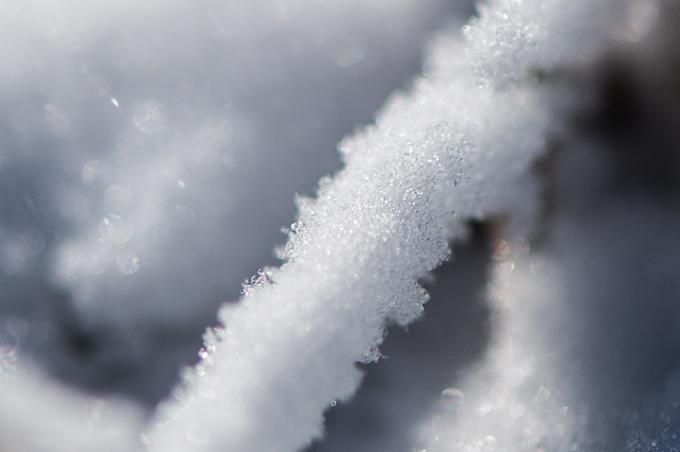 Sneg je kombinacija vode in zraka. | Foto: Klemen Korenjak