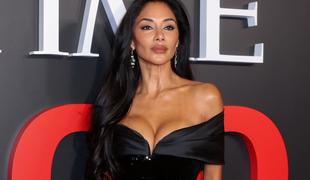 Pevka Nicole Scherzinger na 47. rojstni dan navdušila v kopalkah