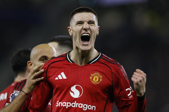 Benjamin Šeško | Benjamin Šeško se je znova izkazal. Na gostovanju pri Evertonu je dosegel zmagoviti zadetek za Manchester United. | Foto Reuters