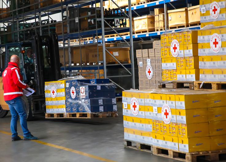Humanitarno pomoč so dostavili v partnerskem sodelovanju s humanitarno organizacijo CARE Nemčija in bo omogočila več kot 112 tisoč obrokov za odrasle.   | Foto: Aleš Černivec