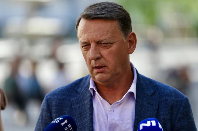 Anton Rop | Po besedah Antona Ropa so novo politično stranko ustanovili, ker verjamejo, da lahko politiko delajo drugače in ker želijo graditi stranko, skozi katero ljudje ohranijo svoj glas. | Foto Sani Karić/STA