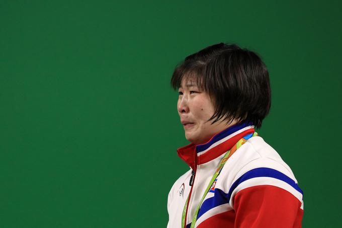 So bile to res samo solze sreče in ponosa? Džong Sim Rim je v dviganju uteži (do 75 kilogramov) zmagala. | Foto: 