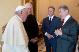 Poglejte, kaj je ob srečanju s papežem želel početi Sylvester Stallone #video #foto