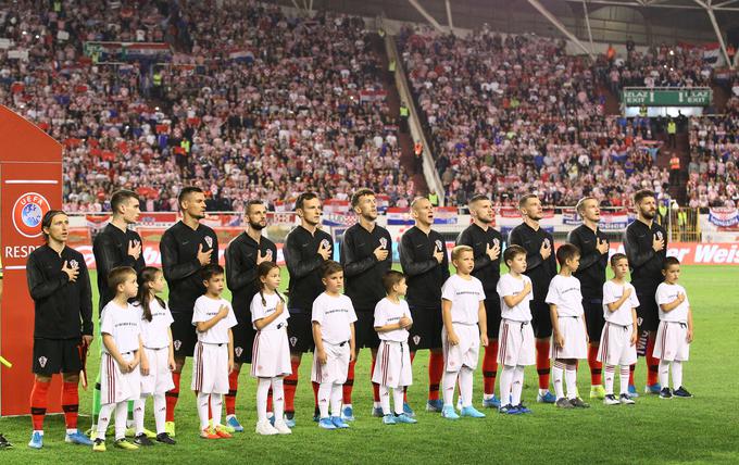 Ko je Hrvaška nazadnje igrala pred odprtimi tribunami v Splitu, se je leta 2019 proti Madžarski zbralo 32 tisoč gledalcev.  | Foto: Reuters