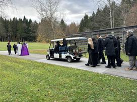 Pogreb, Aleš Šutar