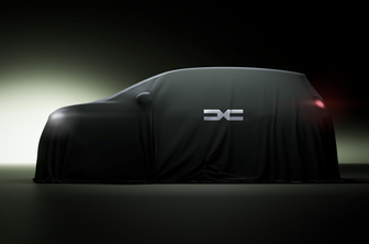 Še vedno zakrit, prišel bo iz Revoza: na cestah ostaja tudi stari #foto