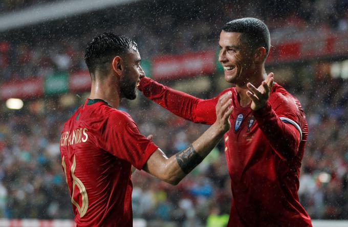 Bruno Fernandes (levo) je standardni portugalski reprezentant. | Foto: Reuters