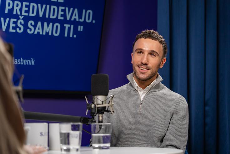 "Že dve, tri leta ne berem komentarjev na Facebooku in od takrat živim zelo bolj svobodno kariero," je priznal David Amaro. | Foto: Luka Petrič