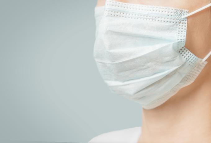 Nošenje zaščitnih mask bo v določenih primerih še naprej obvezno tudi po izteku razglasitve epidemije. | Foto: Getty Images