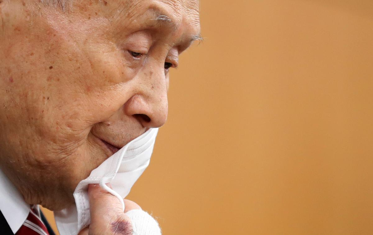 Yoshiro Mori | Yoshiro Mori kljub glasnim pozivom ne bo odstopil. | Foto Reuters
