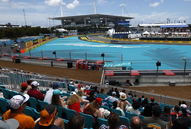 V Miamiju dirkajo okoli stadiona Hard Rock. | Foto: Reuters
