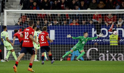 Osasuna končala Barcelonin niz, v nedeljo Mbappe ne bo ogrožal Oblaka