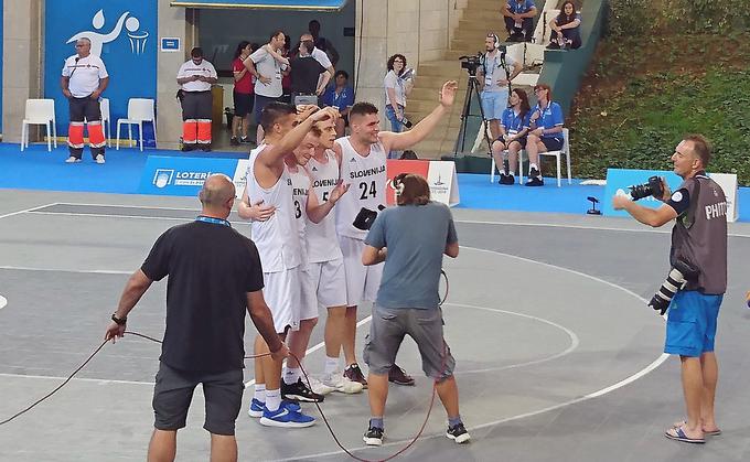 Slovenski košarkarji so v polfinalu naleteli na premočne Francoze, v boju za bron pa so porazili Grke. | Foto: Simon Kavčič
