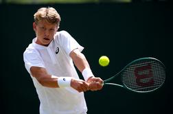 Izjemen uspeh mladega Slovenca na Wimbledonu: izločil je prvega nosilca!