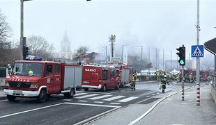 Požar v Beltincih pod nadzorom: gasilcem uspelo preprečiti najhujše  #foto #video