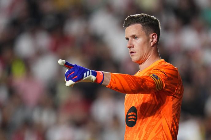 Marc-Andre ter Stegen | Španska nogometni klub Barcelona bo sprožila disciplinski postopek zoper nemškega vratarja Marc-Andreja ter Stegna, ker 33-letni Nemec ni dovolil, da njegovi delodajalci zdravniško sporočilo posredujejo zdravniški komisiji španske lige. | Foto Guliverimage