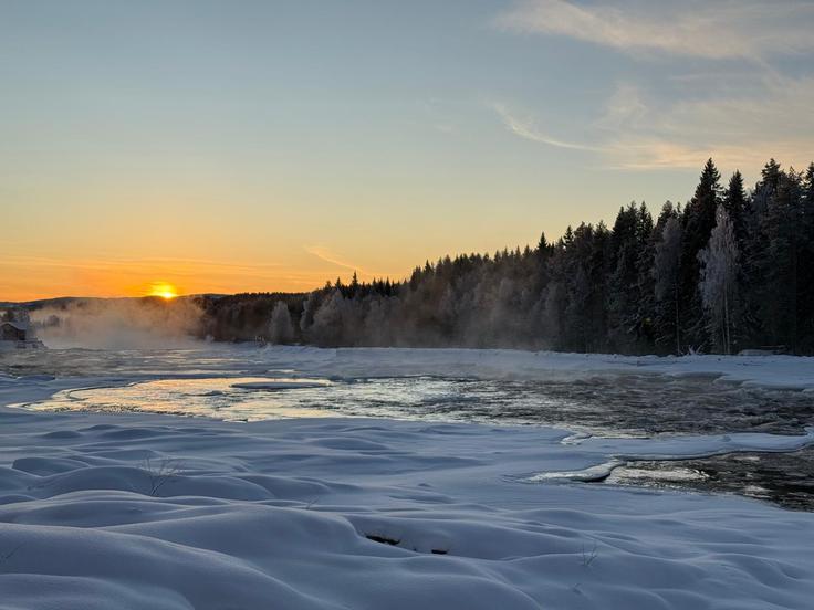 Sonce pozimi zaide tudi že malo po 13.30. | Foto: osebni arhiv Jakoba Kvedra