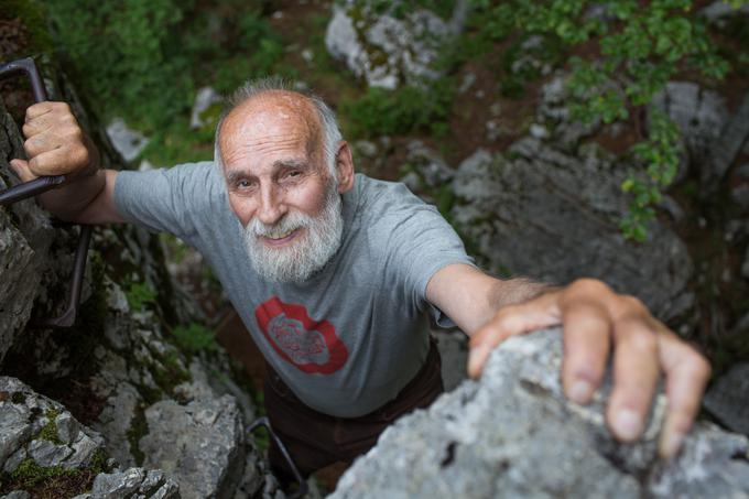 Dvainosemdesetletni Franjo Potočnik se še vedno kot za šalo vzpenja na Triglav. | Foto: Matej Povše
