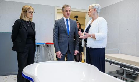 Robert Golob zagotovil, da otroci in starši ne bodo ostali sami