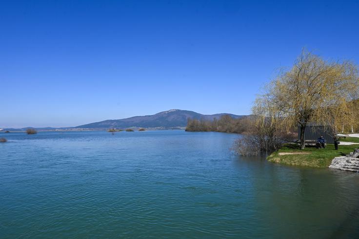 Pogled z izhodišča Poti izvirov proti Slivnici | Foto: Matej Podgoršek