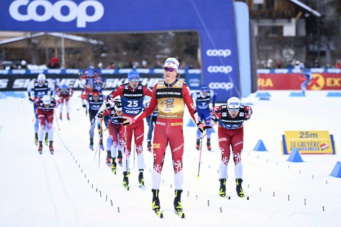 Johannes Hoesflot Klaebo lovi četrto skupno zmago na novoletni turneji. | Foto: Reuters